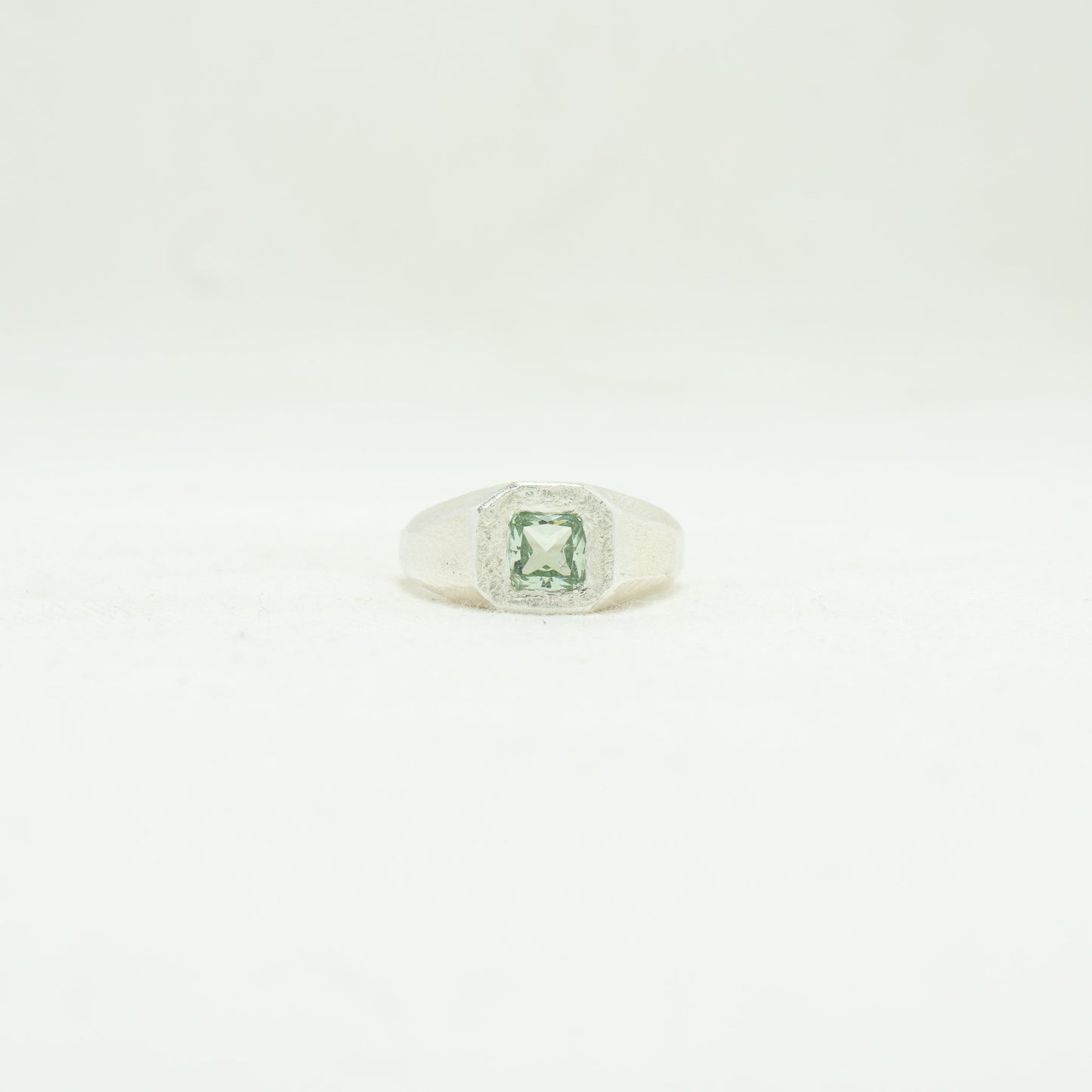 Facette 04