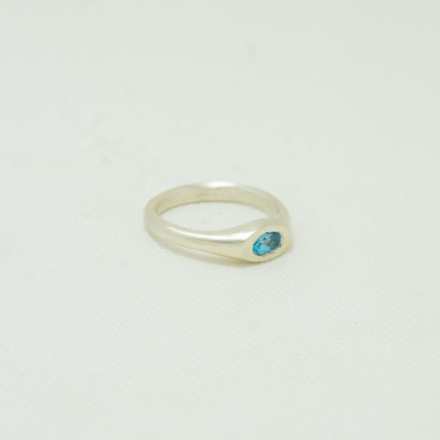 Oval Signet 04