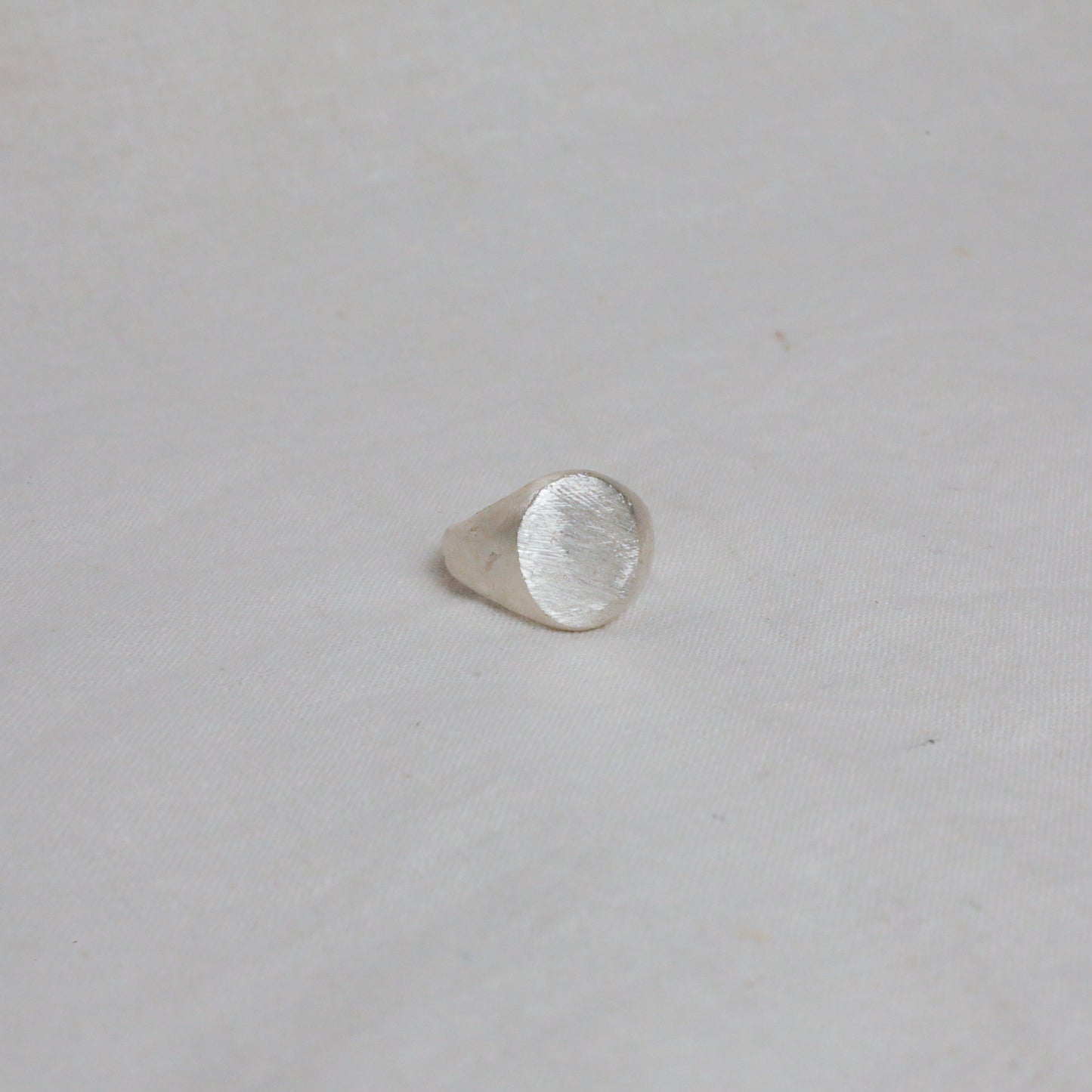 Round Signet