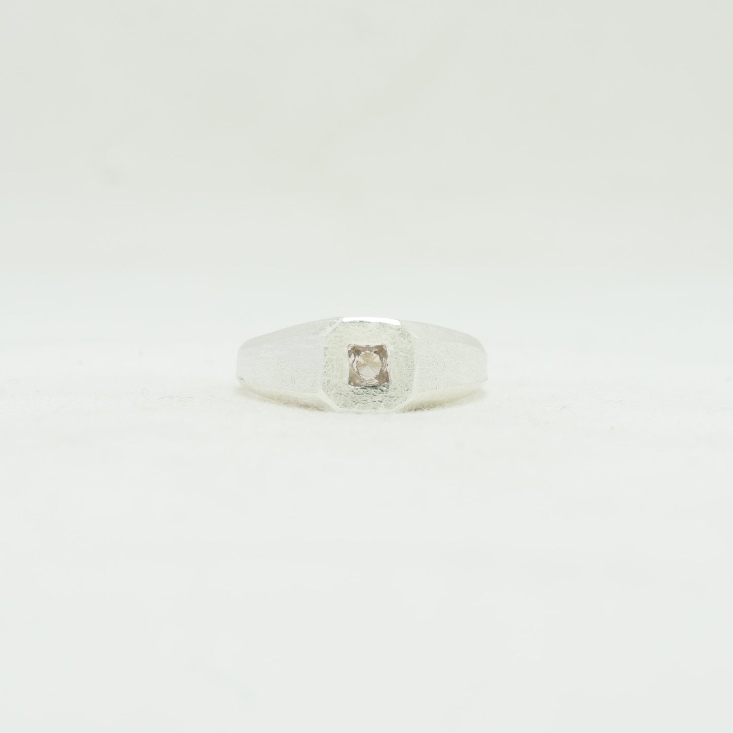 Facette 03