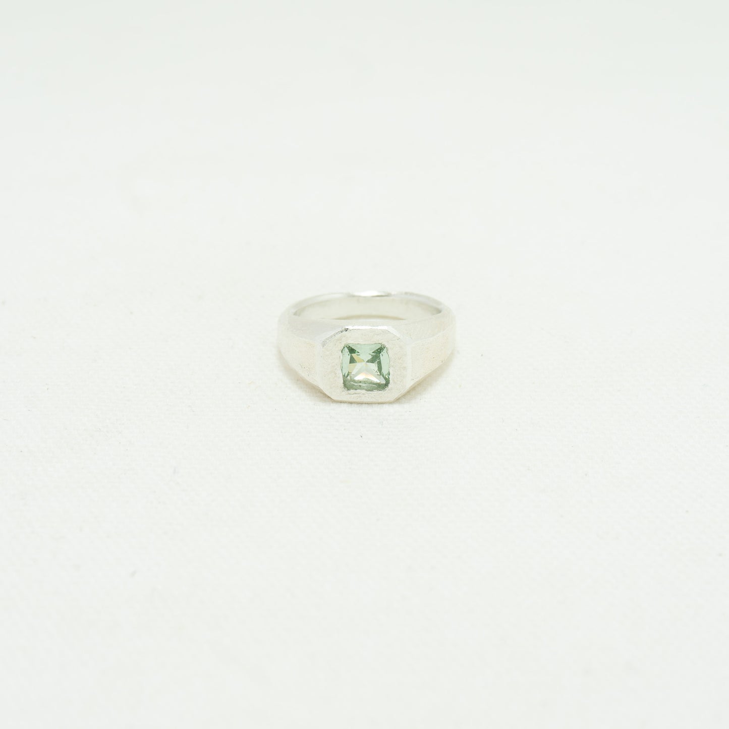 Facette 04