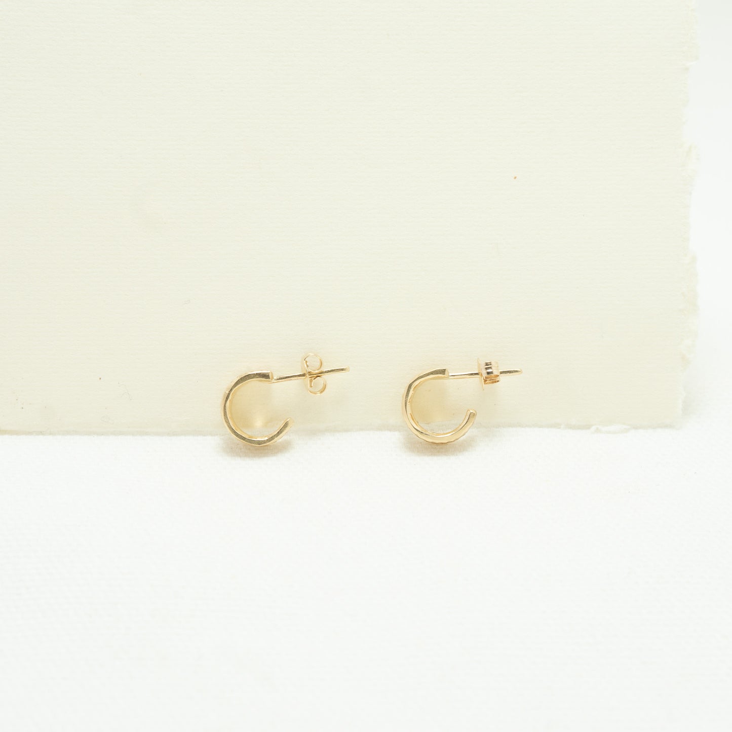 Apoma Earrings Gold
