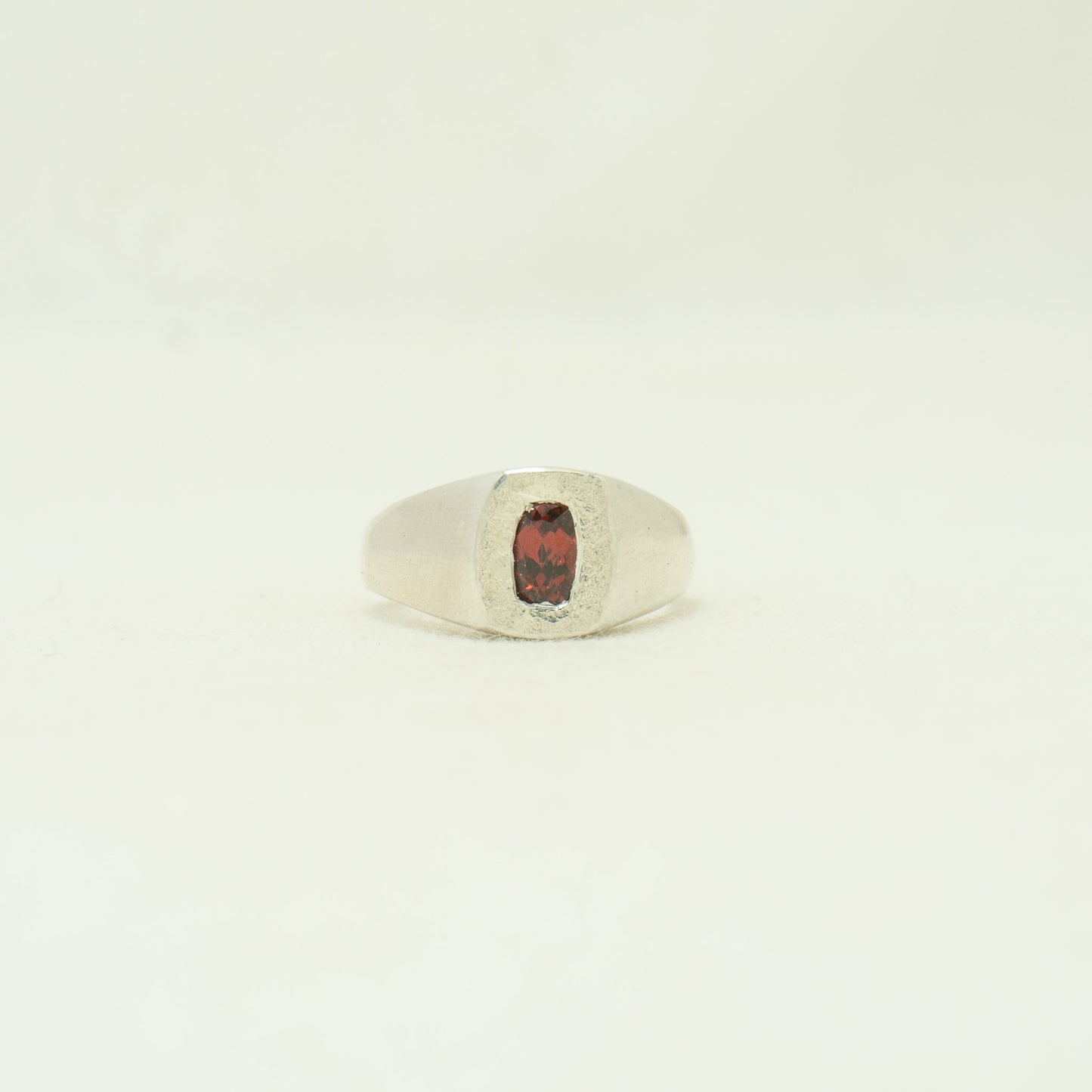 Cushion Signet 09