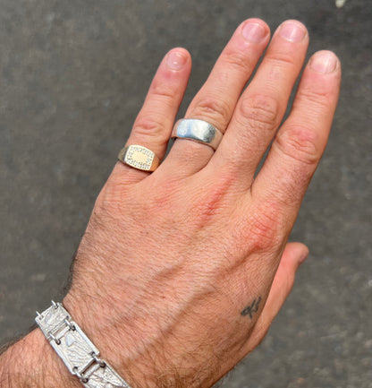 Stitched signet - Gold