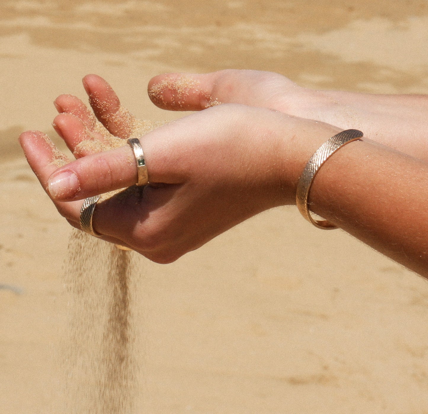 Apoma Cuff Gold