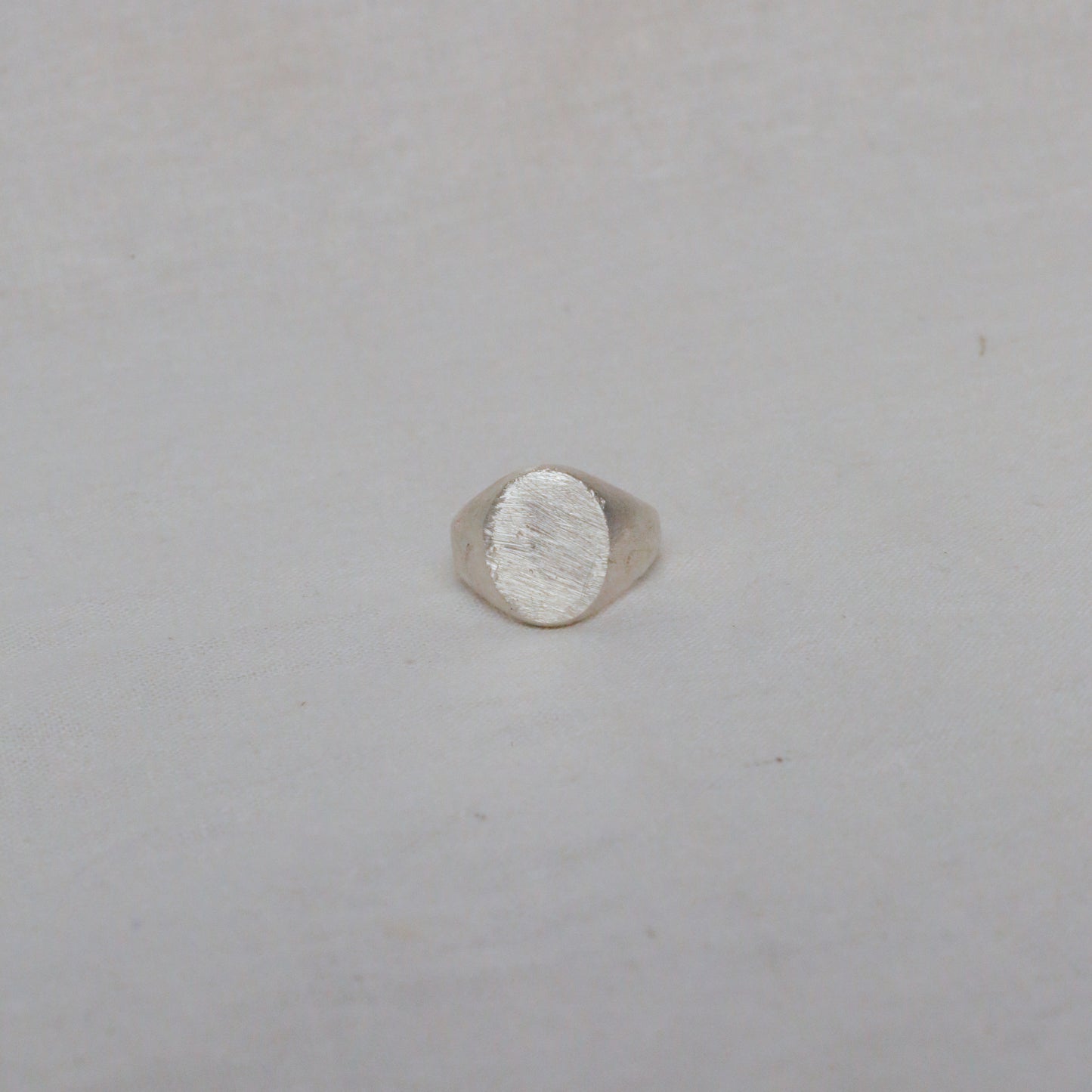 Round Signet