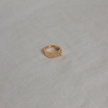 Arena Signet Gold