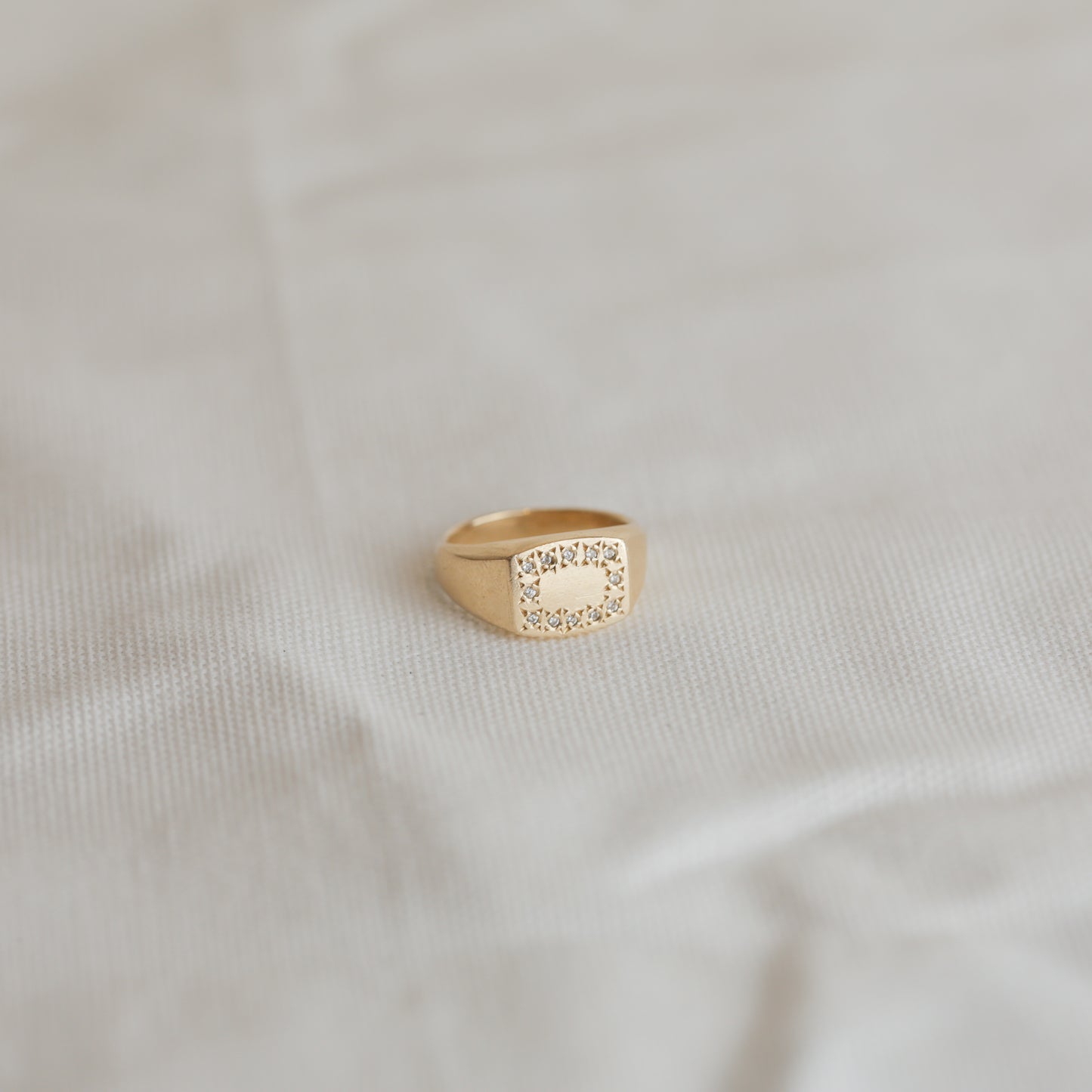 Stitched signet - Gold