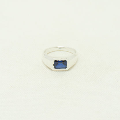 Solitaire Signet Sapphire