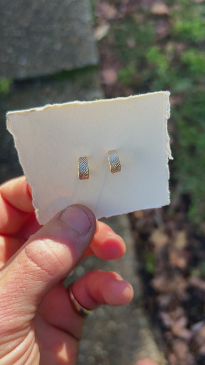 Apoma Earrings Gold
