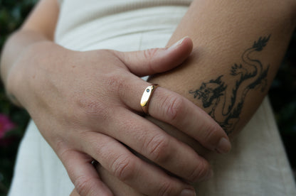 Court Signet Gold
