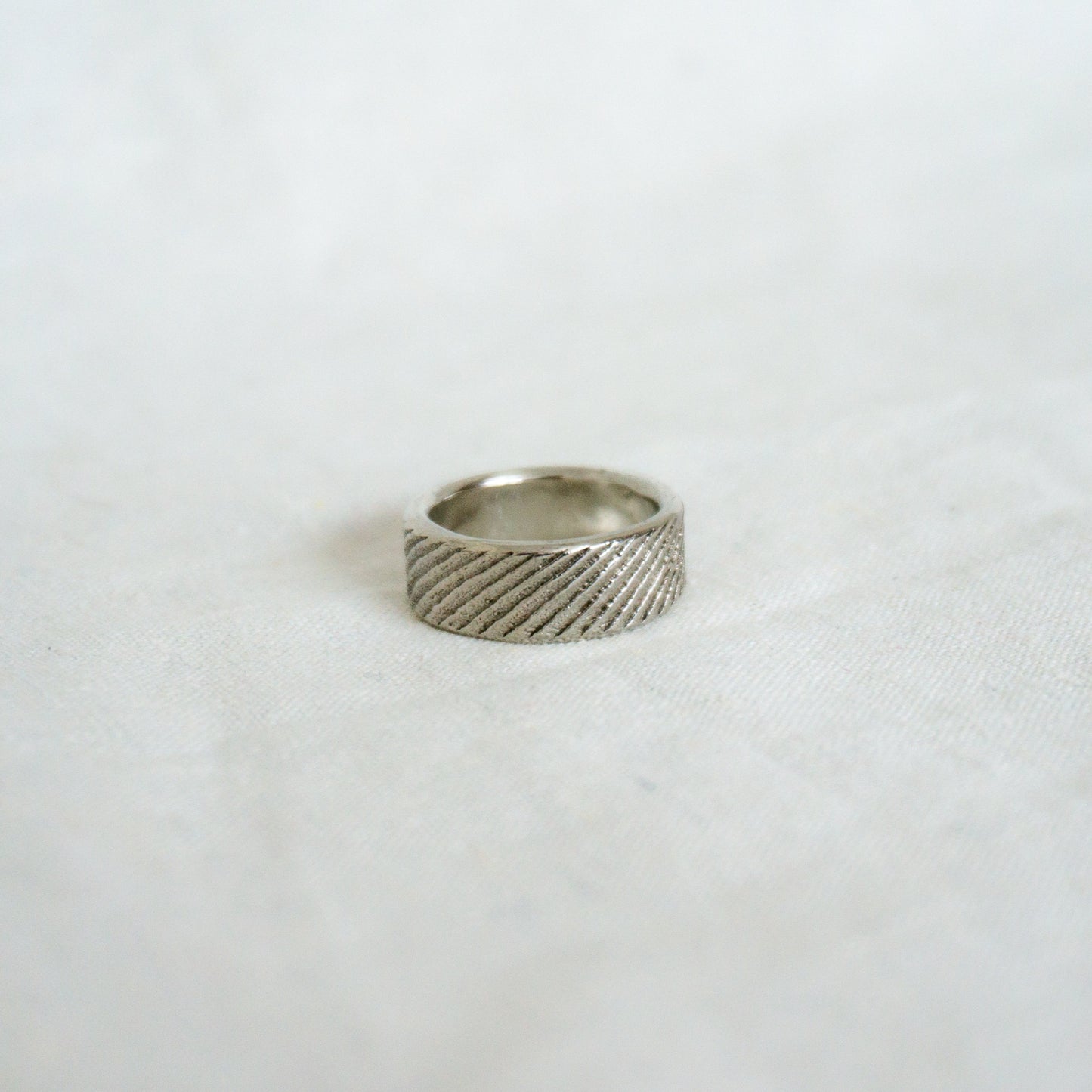 Apoma Band Silver