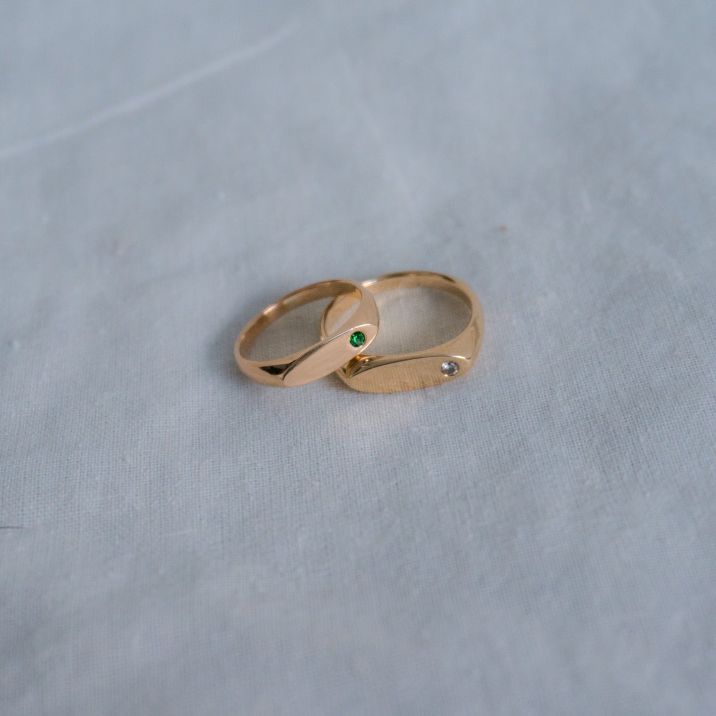 Court Signet Gold
