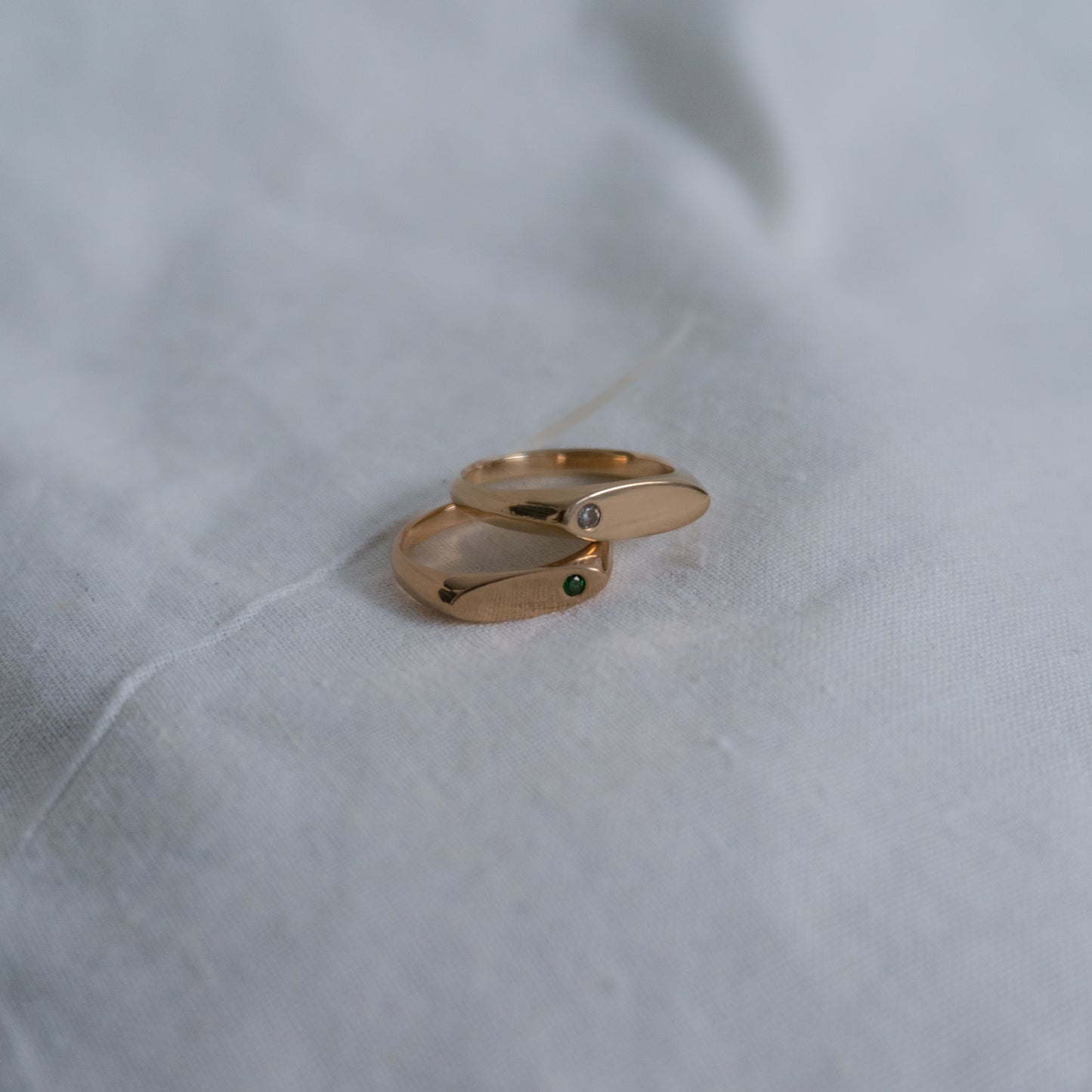 Court Signet Gold